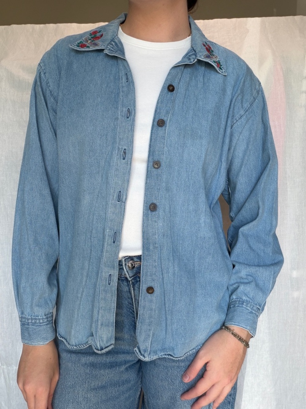 Vintage denim button up with floral embroidered collar size MP 100% cotton - Picture 2 of 5